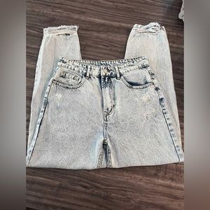 Light wash distressed jeans - size medium (6)-nwot!